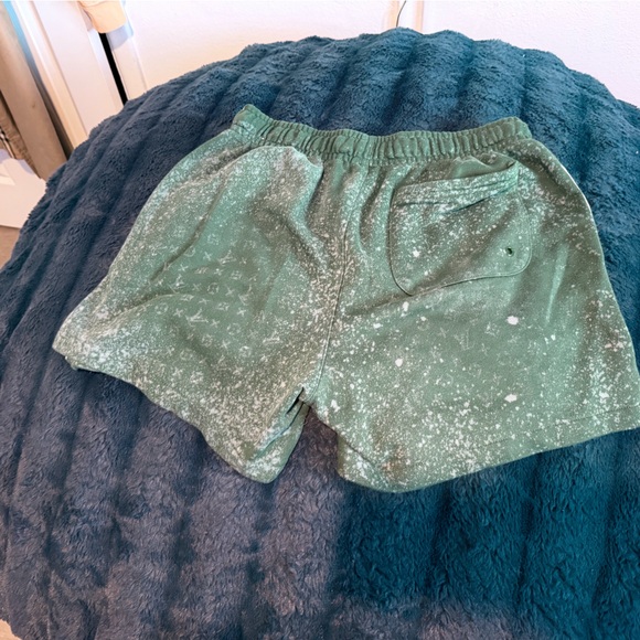 Nike Green Patterned Sports Shorts - Picture 2 of 2